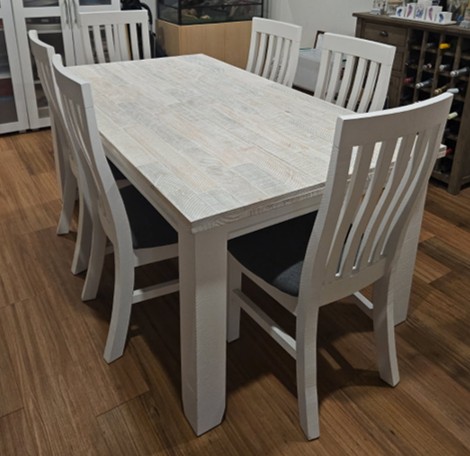 Valencia Dining Suite