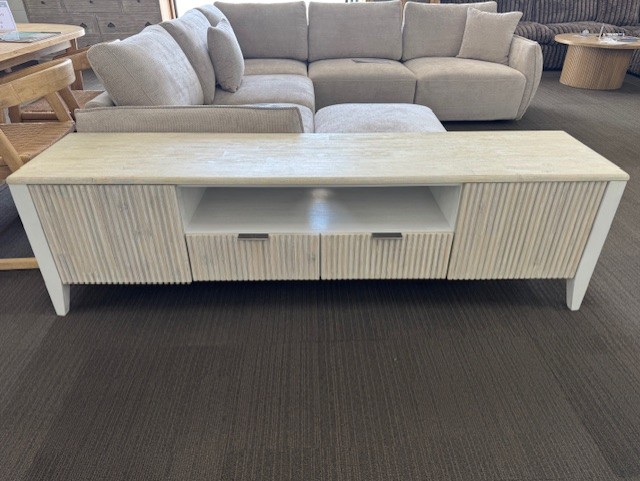 Beachcomber Entertainment Unit